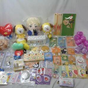 【同梱可】中古品 韓流 防弾少年団 BTS BT21 ぬいぐるみ ラバーストラップ ネックストラップ 等 グッズセットの画像1