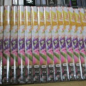 【まとめ売り】動作未確 アーティスト AKB48 SUPER JUNIOR &TEAM 他 カラコンウインク 太完美 FIRST HOWLING:WE CDの画像3