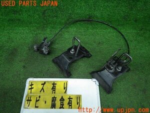 3UPJ=89160013]BMW X5 xDrive35i(ZV30S E70)後期 純正 ボンネットロック 左右 キャッチフック ロック解除付 中古