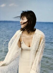 ☆ 渡邉理佐 櫻坂46 卒業メモリアルブック 抱きしめたくなる瞬間 ポスター付 写真集 送料210