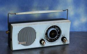 ※きれいな　三菱　７　トランジスターラジオ　TR-290　約30x12x9㎝　ミントグリーン　電波入りました。