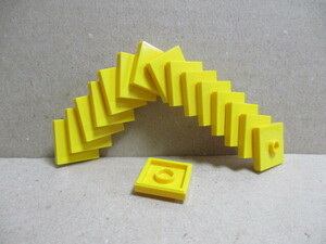 レゴ　パーツ　2×2プレート　4→1プレート　黄16個　新品