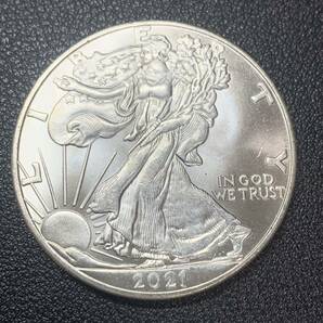 銀貨 古銭 アメリカ 2021年 歩く自由の女神 リバティ イーグル 太陽 平和 権力 大型 コイン 硬貨 記念幣の画像1