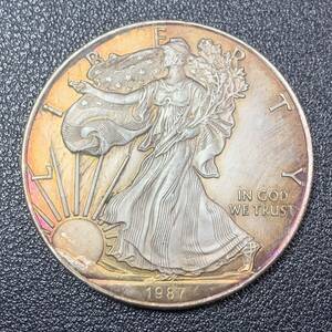 銀貨　古銭　アメリカ　1987年　歩く自由の女神　リバティ　イーグル　平和　権力　大型　コイン　硬貨　記念幣