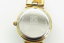 G340-Y32-866◎ GIVENCHY ジバンシィ レディース クォーツ 腕時計 現状品① ◎_画像4