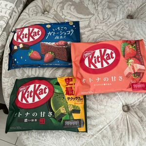 新品　KitKat ３つのフレーバー　ガトーショコラ、ストロベリー、抹茶 ネスレ