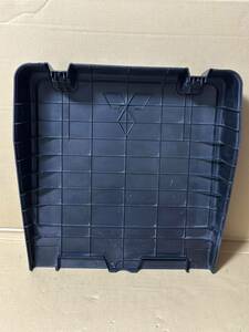 403 Mitsubishi Fuso スーパーグレート BatteryCover Batteryケース　MK357770