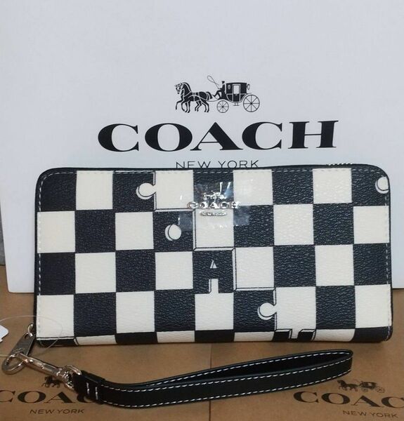 最新作　 COACH　 長財布　ラウンドファスナー