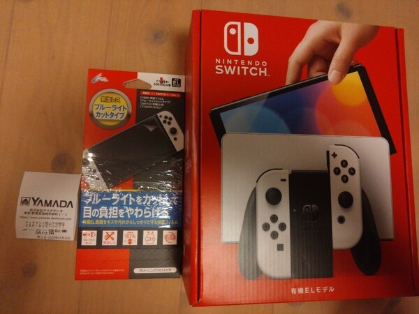 Nintendo Switch ニンテンドースイッチ　有機ELモデル　ホワイト　新品　未開封　保護フィルム付き　店舗印あり