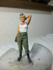 1/35ドイツ国防軍女性兵士、レジン完成品Ｂ