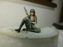 1/35ドイツSS女性兵士、レジン完成品５_画像1