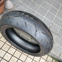 新品 未使用 未走行 ダンロップ Roadsport 2 後 180/55ZR17　DUNLOP SPORTMAX Roadsport2 ロードスポーツ2_画像1