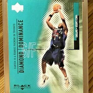 【 100枚限定 RC Parallel 】Vince Carter 1998-99 UD Black Diamond Dominance Emerald /100 Rookie ビンスカーター ルーキーカード NBAの画像1