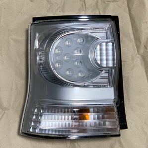 美品 ダイハツ タントカスタム後期 L375S LED左テールライト テールランプ 