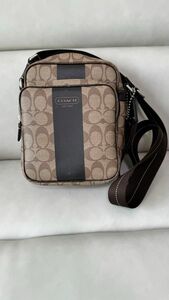 COACHショルダーバック　F70588