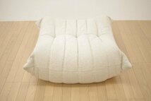 ligne roset リーンロゼ TOGO トーゴ パフ オットマン スツール 足置き ファブリック モダン フランス リビング アイボリー ローソファ_画像2