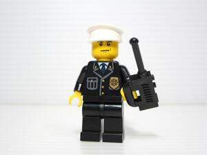 レゴ★未使用！かわいい警察官ミニフィグ（帽子白・無線機付）