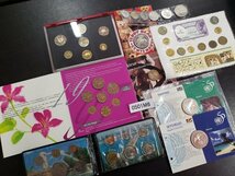 0501M6　世界のコイン　記念硬貨　おまとめ　ナミビア　マレーシア　スペイン　シンガポール　香港　など_画像1
