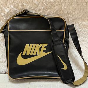 NIKE ナイキ　ショルダーバック　スポーツバック　ロゴ入り　ブラック