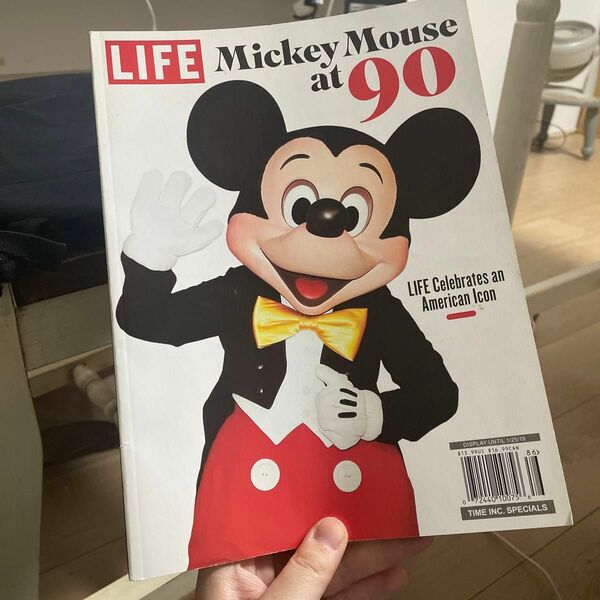 LIFE紙　ミッキーマウス生誕90年