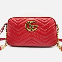 【美品】GUCCI グッチ ショルダーバッグ カメラバッグ ポーチ マーモント ロゴ金具 キルティング チェーン スモール 肩掛け 斜め掛け 赤_画像2