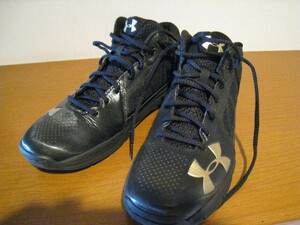 UNDER ARMOUR 黒 26.5cm