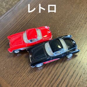 ミニカー　赤と黒の車　車　レトロ　おもちゃ　インテリア小物