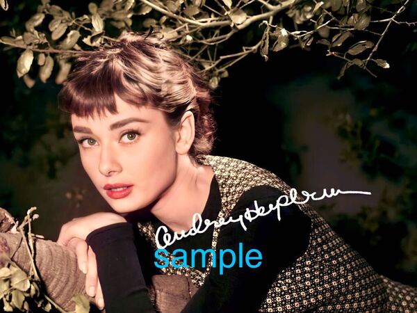 【送料込み】オードリー・ヘップバーン 高画質サイン フォト 写真 ポートレート ★★
