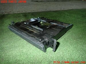 5UPJ-96257810]ハイエースバン200系(KDH201V)ドリンクホルダー 中古