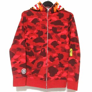 美品 A BATHING APE アベイシングエイプ FUNTHERA MILITIA カモフラ タイガーシャーク ジップアップ パーカー S レッド系