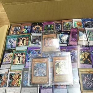 遊戯王　ウリア　ハモン　ラビエル　レリーフ　まとめ売り　1000枚以上 画像全て　マグネットローダー入り　コレクション