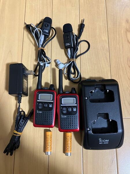 ICOM IC-4300 トランシーバー 無線機　 特定小電力トランシーバー　2台フルセット　美品　充電機　HM-179PI 