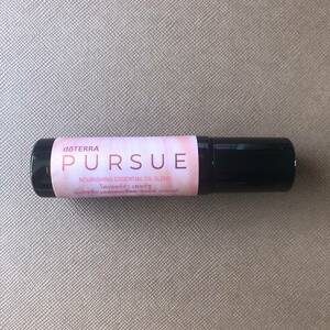  новый товар нераспечатанный *do tera PURSUE эфирное масло Blend 10ml roll on 