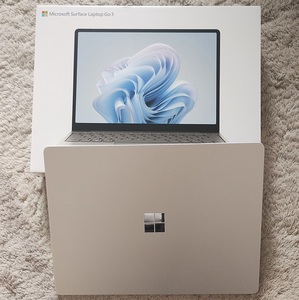 Microsoft Surface Laptop Go3(本年3月購入ほぼ新品)