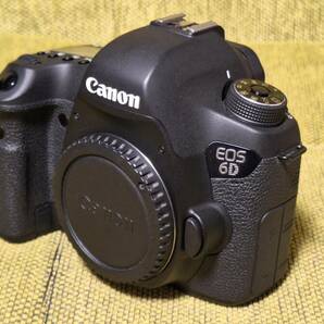 個人出品 美品 Canon キヤノン EOS6D  純正バッテリーグリップ ショット数22,209回の画像2