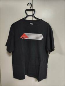 EMERICA　エメリカ　Tシャツ　古着　黒色