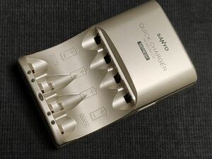 【ジャンク品・故障品】SANYO　充電式ニッケル水素電池 急速充電器　NC-MR57