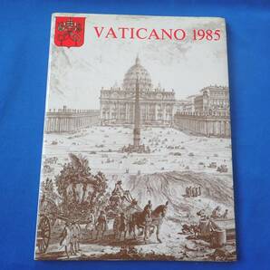 ★★バチカン★2冊★未使用切手★40枚＋小型3枚＋切手帳1冊+封筒2枚＋葉書5枚★★の画像2