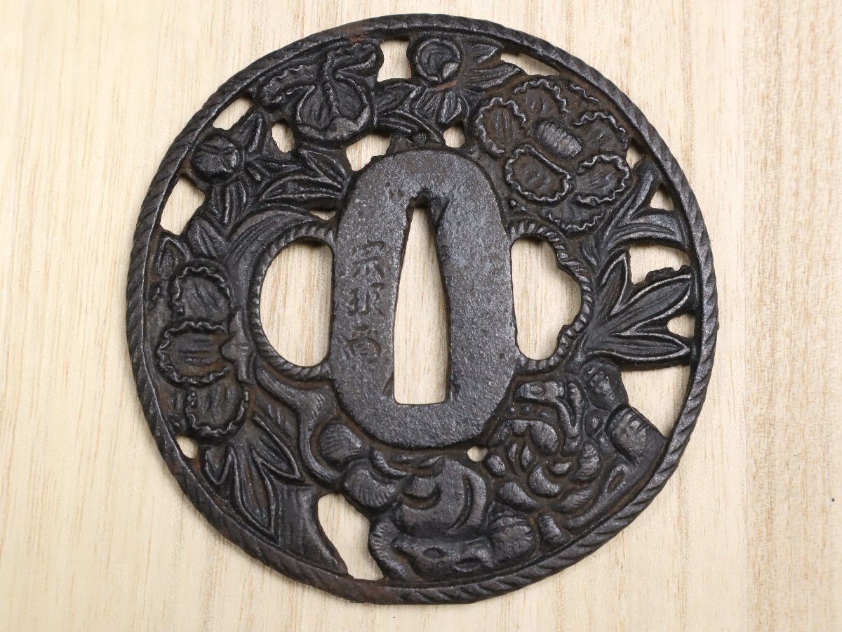 Yahoo!オークション -「牡丹獅子」(鍔、刀装具) (武具)の落札 Yahoo!オークション -「牡丹獅子」(鍔、刀装具) (武具)の落札