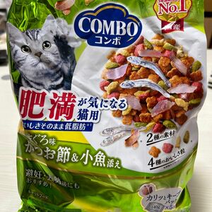コンボ キャット 肥満が気になる猫用 まぐろ味・かつお節・小魚添え 700g（140g×5袋）×1個