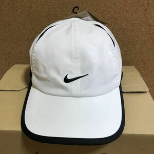 NIKE ナイキ ランニングキャップ　帽子　フェザーライト ホワイト 57-59cm 送料込み