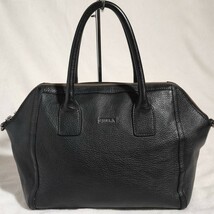 美品 フルラ 2way トートバッグ ショルダー 本革 シボ革 レザー FURLA 黒 ビジネス ブリーフケース メンズ 大容量 A4 肩掛け 斜め掛け 鞄_画像2