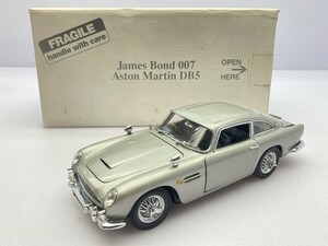  Dan Bally mint 1/24 007je-m trousers do Aston Martin DB5 * together transactions * including in a package un- possible [37-1064]