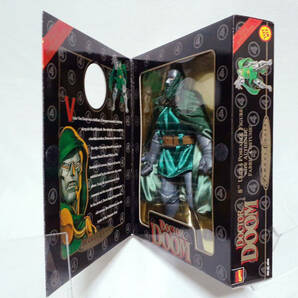 トイビズ 1998年 8″ドクタードゥーム ドール風アクションフィギュア DOCTOR DOOM マーベル FAMOUS COVER TOYBIZ ファンタスティックフォーの画像2