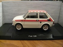 ★MCGモデルカーグループ1/18 FIAT126 アバルト仕様 白／赤チェッカー☆フィアット126_画像3