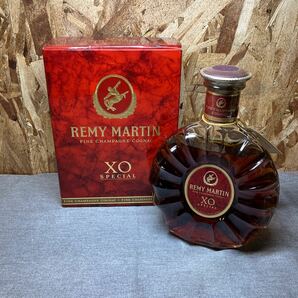 送料無料【Nて1322】未開封レミーマルタンREMY MARTIN XO SPECIAL 700ml古酒 箱付 ブランデー の画像1