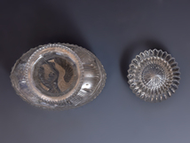 アンティーク ウランガラス ダイヤ柄 カット ガラス瓶 蓋付 一輪挿し ガラス工芸 uranium glass 硝子　b9305t_画像5