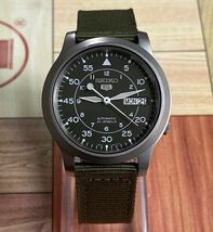 セイコー ミリタリーウォッチ military watch SEIKO 5 インポート自動巻 automatic 7S26-02J0 裏スケルトン カーキ文字盤_画像4