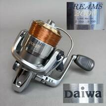 YM160 Daiwa ダイワ FREAMS 2000 フリームス スピニングリール (検)釣り具 海釣り アジング メバリング メバル ルアーフィッシング 釣具 _画像1
