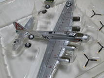 【希少】DRAGON WINGS ハセガワ 1/144 B-17G Flying Fortress フライングフォートレス 「THE SILVER LADY」 1945_画像9